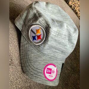 New Era - Women’s Steelers Hat - Adjustable and never worn